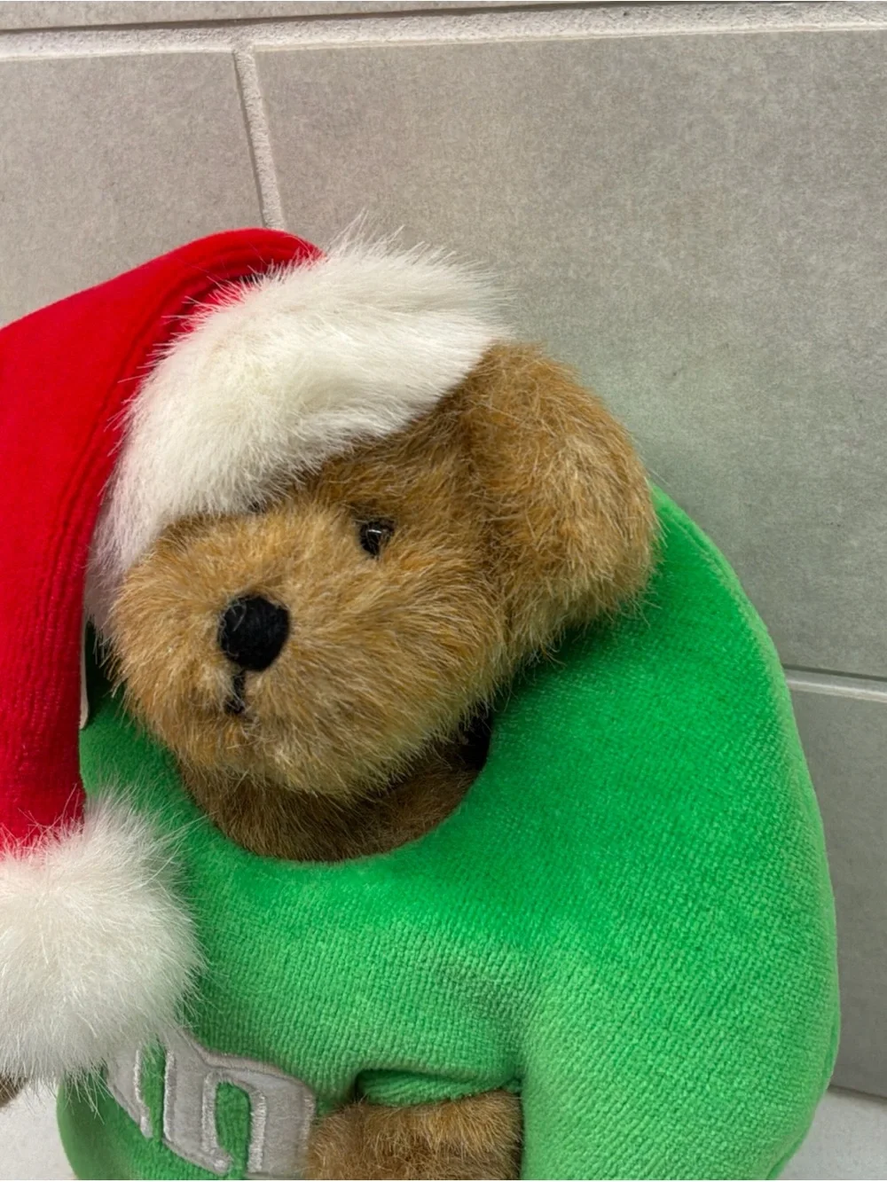 NWT Boyd’s Bear Green M&M Bear with Santa Hat Plush Hoho Kringlekeeper